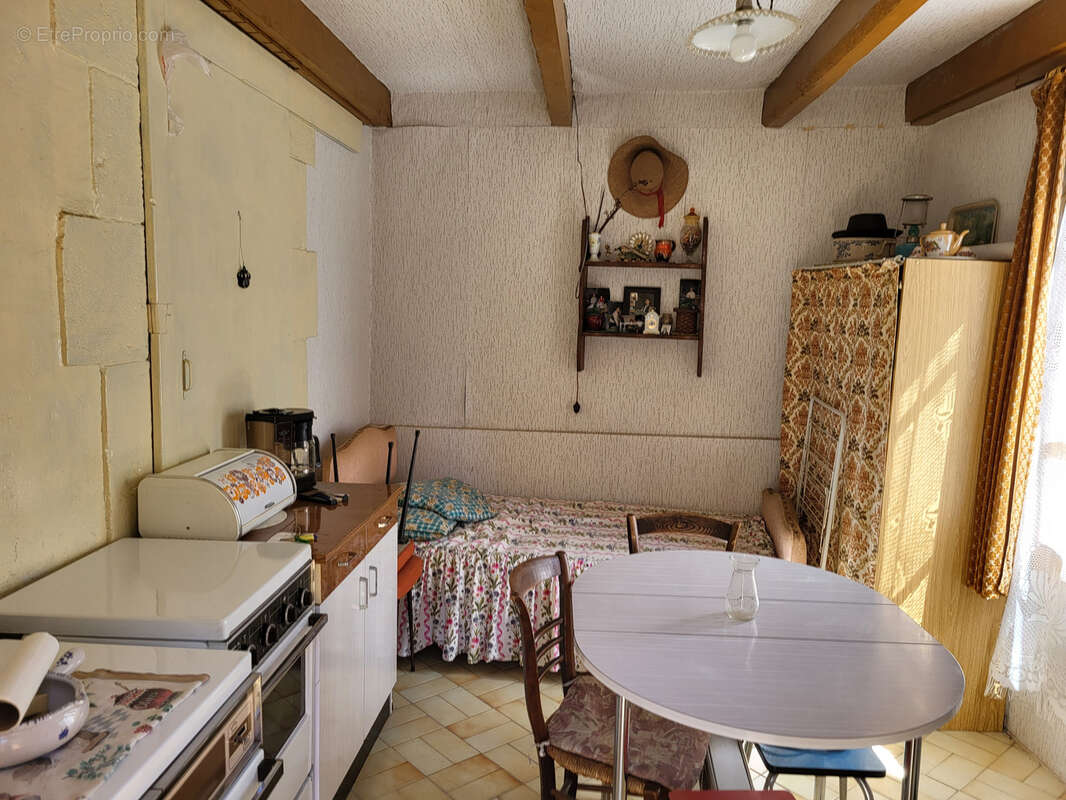 Maison de bourg avec cour. - photo 6