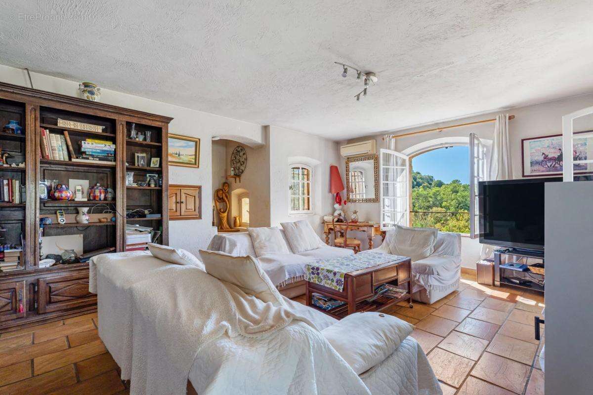 Maison à VALBONNE