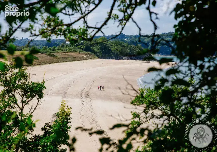 Terrain à SAINT-JACUT-DE-LA-MER