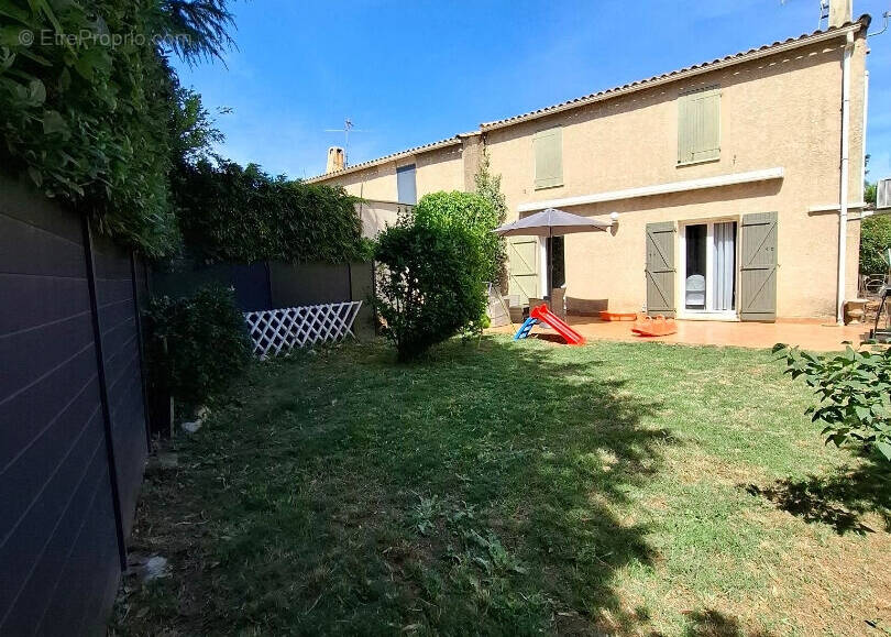 Maison à LES ANGLES