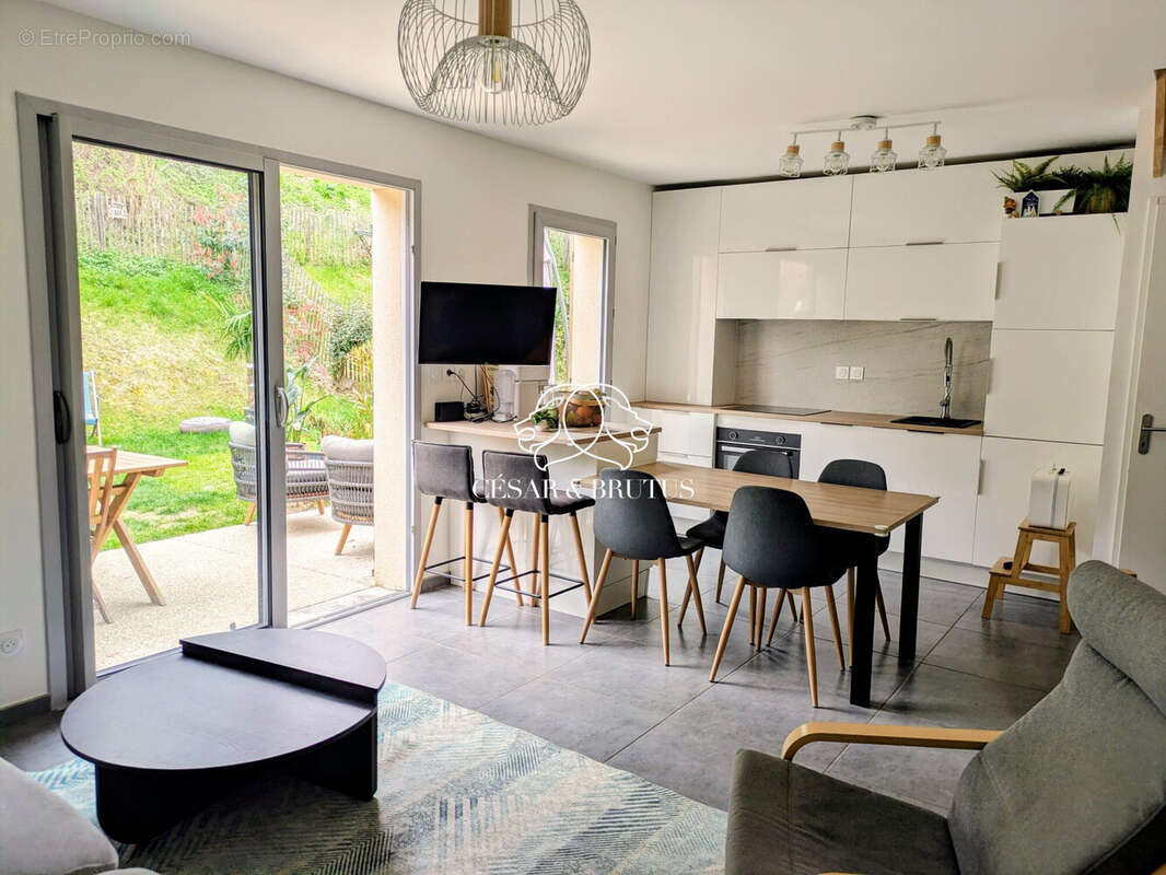 Maison 84 m² à Fontaines-Saint-Martin  - photo 4