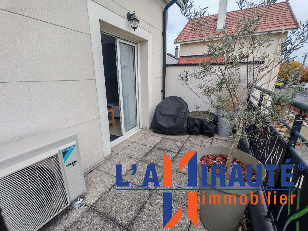 Appartement à SARTROUVILLE