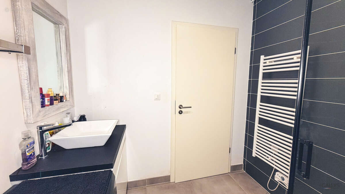 Appartement à CUVRY