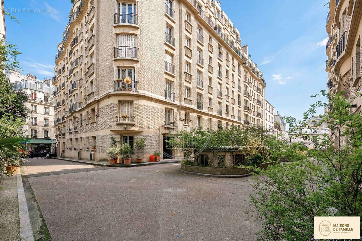 Appartement à PARIS-18E