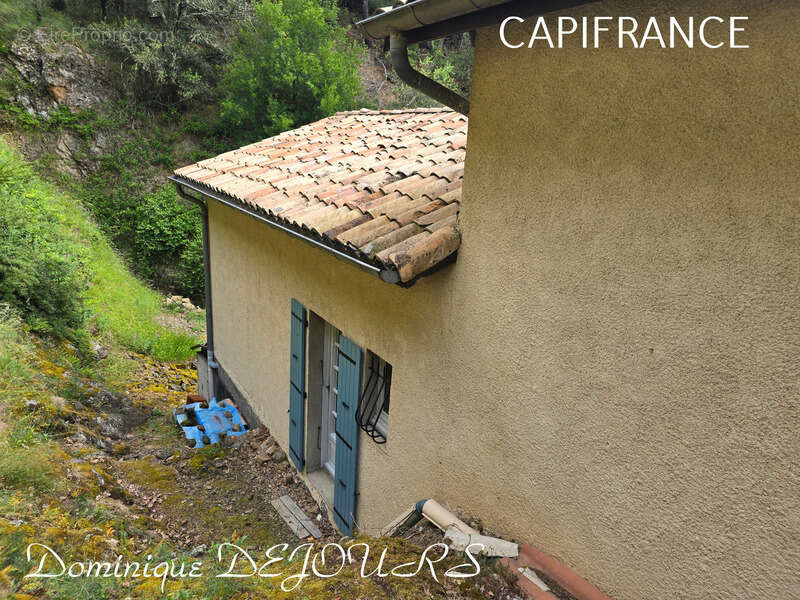 Maison à SAINT-SAUVEUR-DE-MONTAGUT