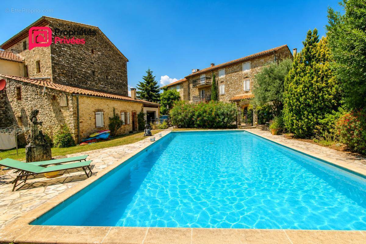 Appartement à SAINT-HILAIRE-DE-BRETHMAS