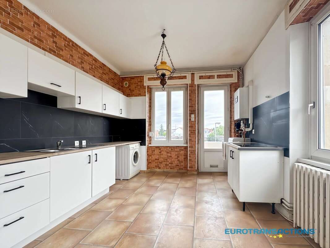 Centre-ville de SAVERNE, Appartement 4/5 pièces de 87 m² avec terrasse - photo 2