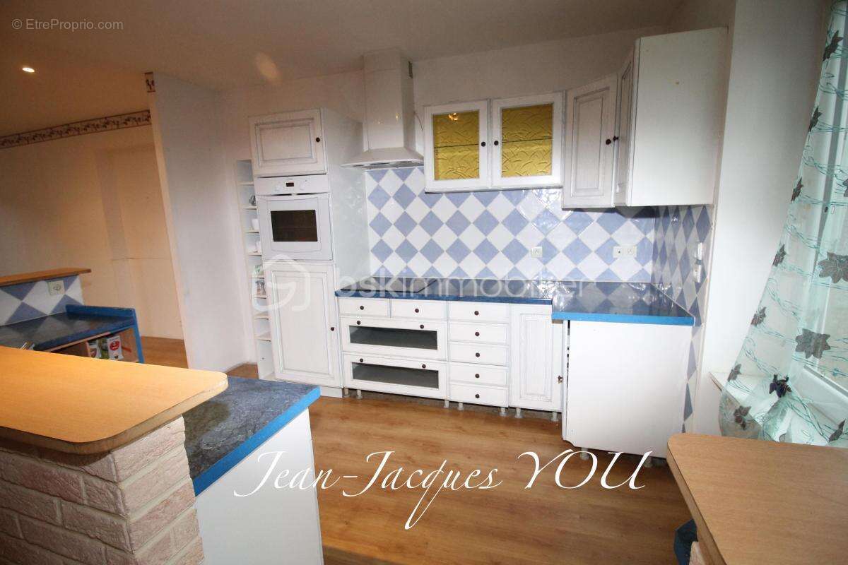 Maison à SAINT-POIS