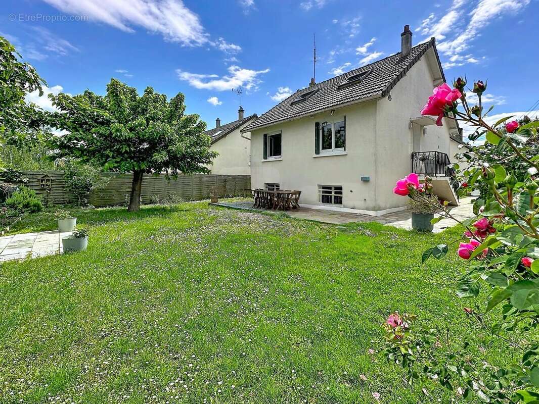 Photo 2 - Maison à VERT-LE-PETIT