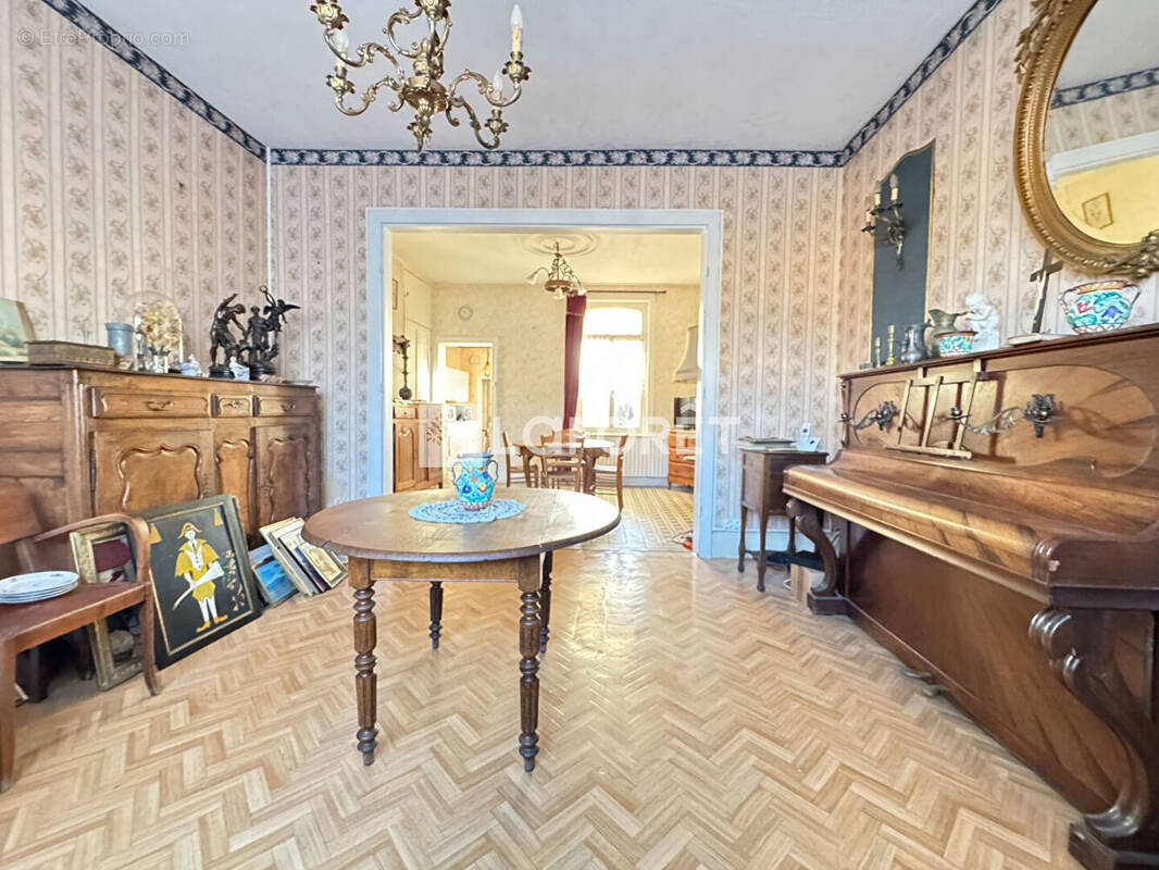 Maison à SIN-LE-NOBLE