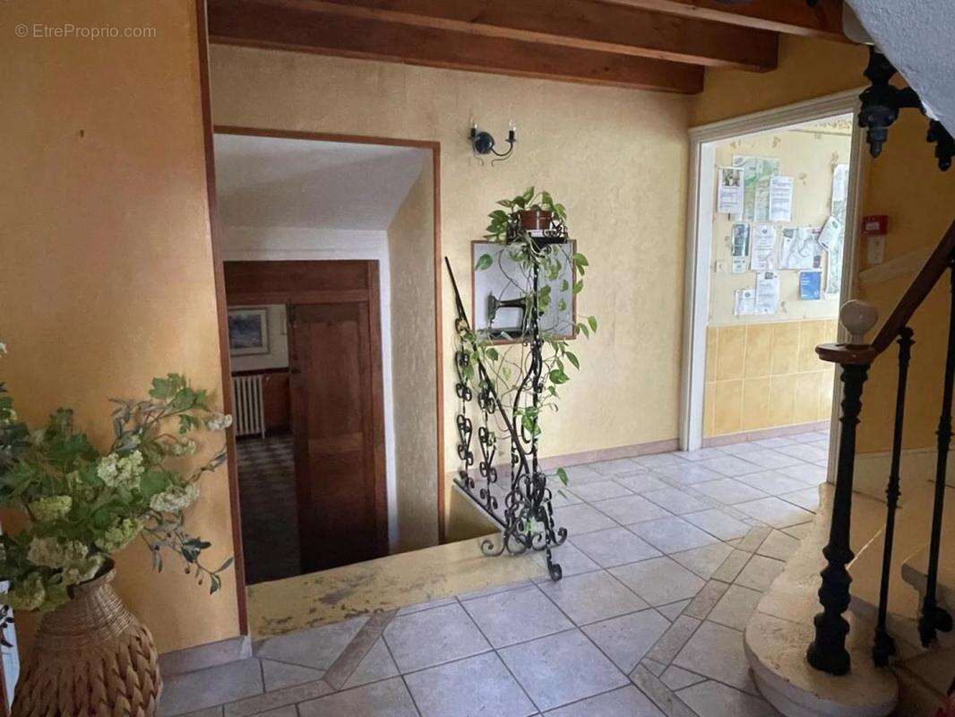 Maison à LA TOUR-SUR-ORB