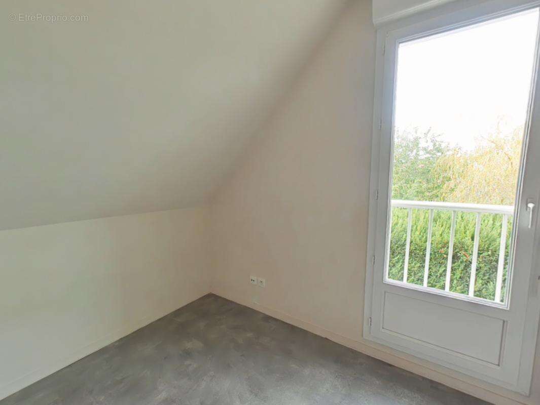 Maison à SAINT-SEBASTIEN-DE-MORSENT