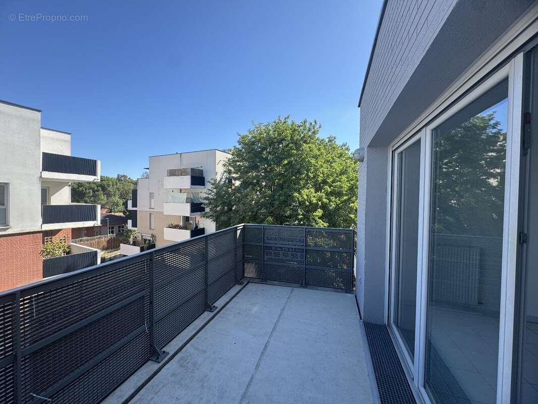 Appartement T3 au 3°étage avec ascenseur et grand balcon exposé Sud-Est - photo 9
