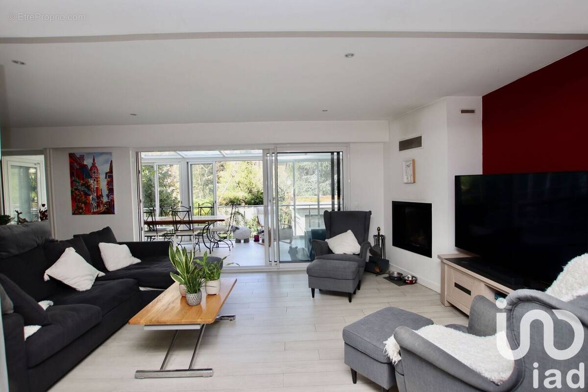 Photo 1 - Maison à CLAMART