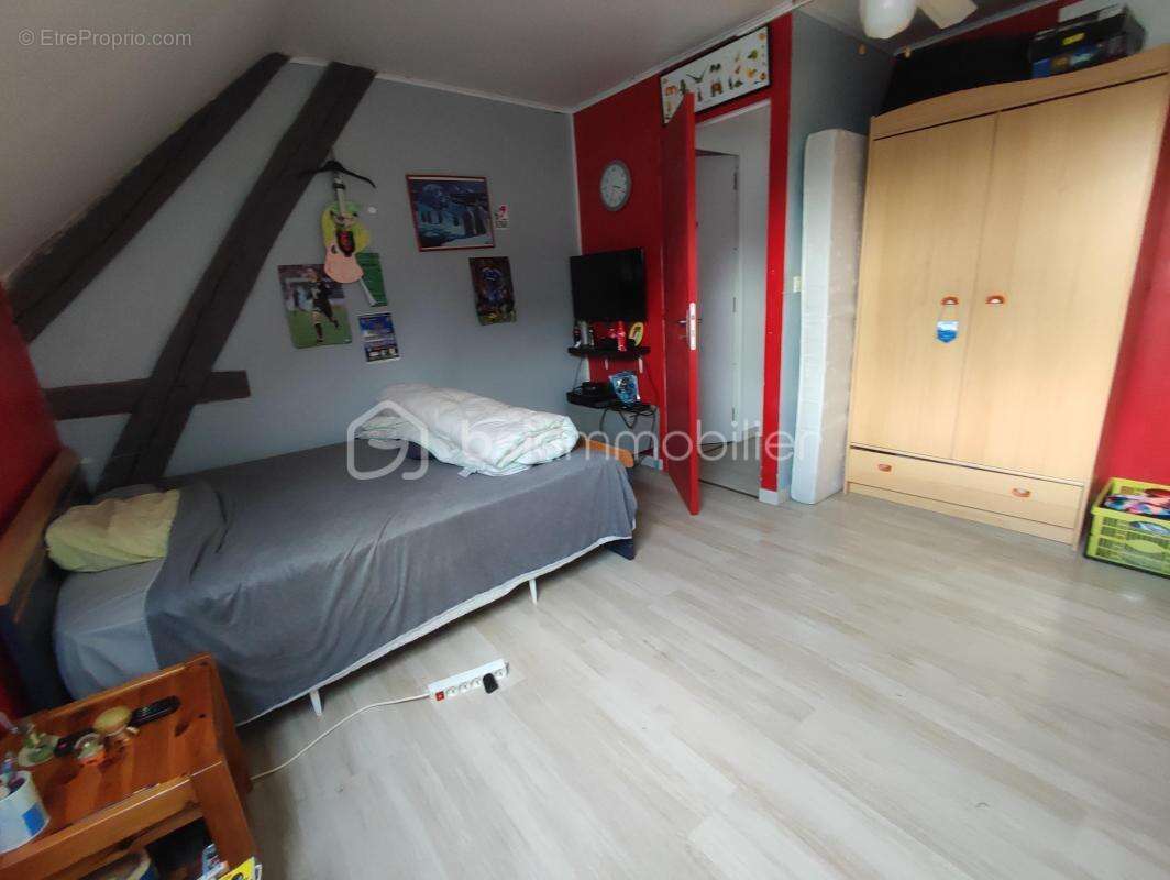  Belle maison familiale aux volumes généreux – Un cadre de vie idéal !A Neuvy-Sautour - photo 9