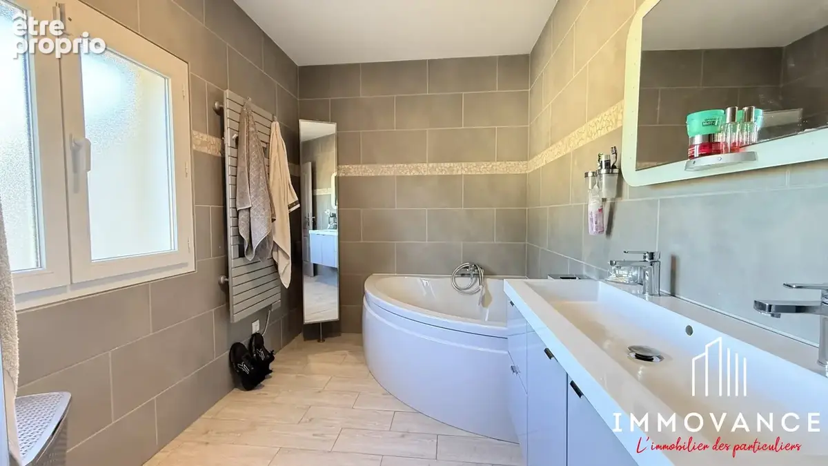 Maison 4 pièces 128 m² à vendre à Saint-Drezery (34160) - photo 7