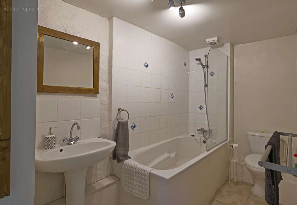 Complexe de gîtes avec une ferme de 3 chambres et 3 gîtes avec piscine chauffée - photo 14