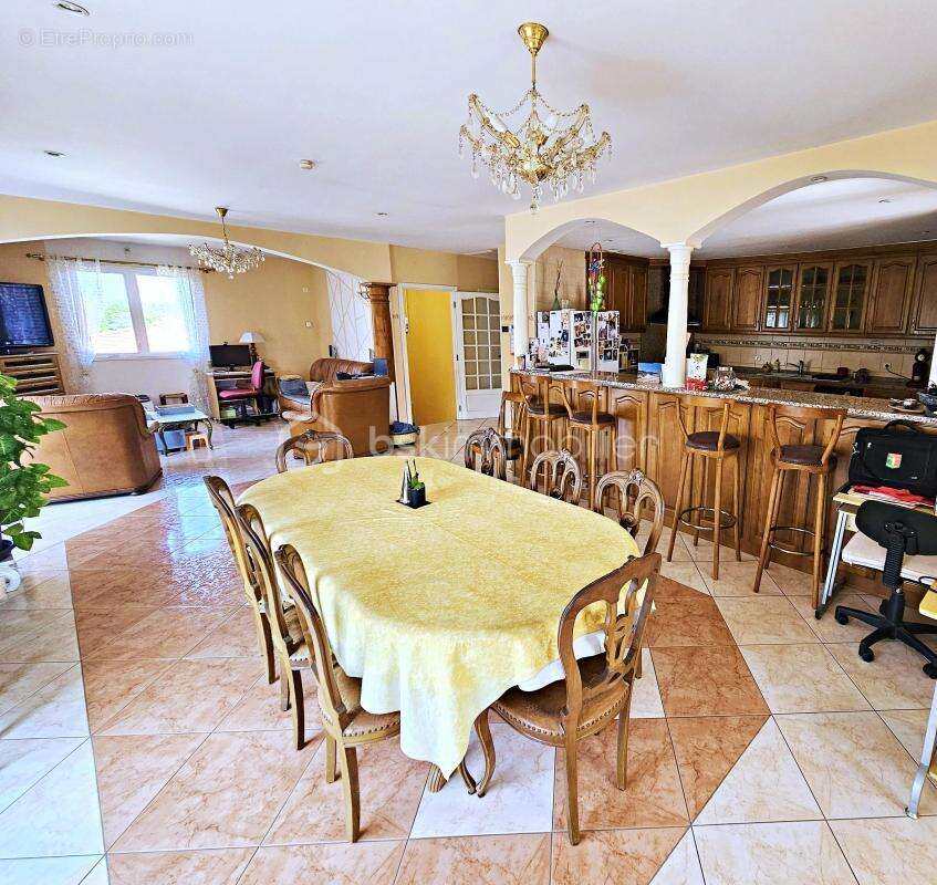 Maison de 233m² habitables - photo 4