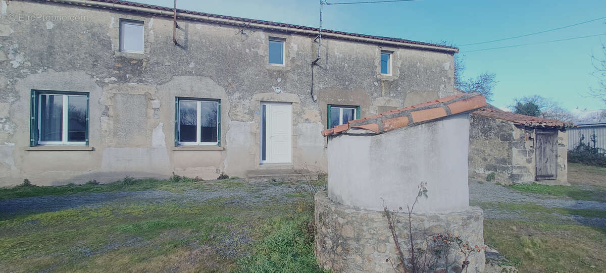 Maison à LES HERBIERS