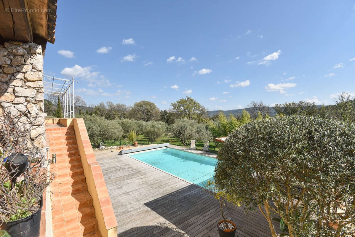 Maison à VILLECROZE