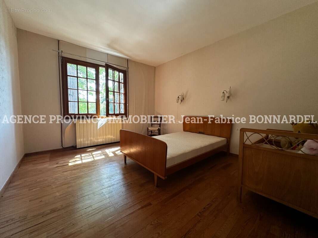 Maison 126 m² à Grignan  - photo 8
