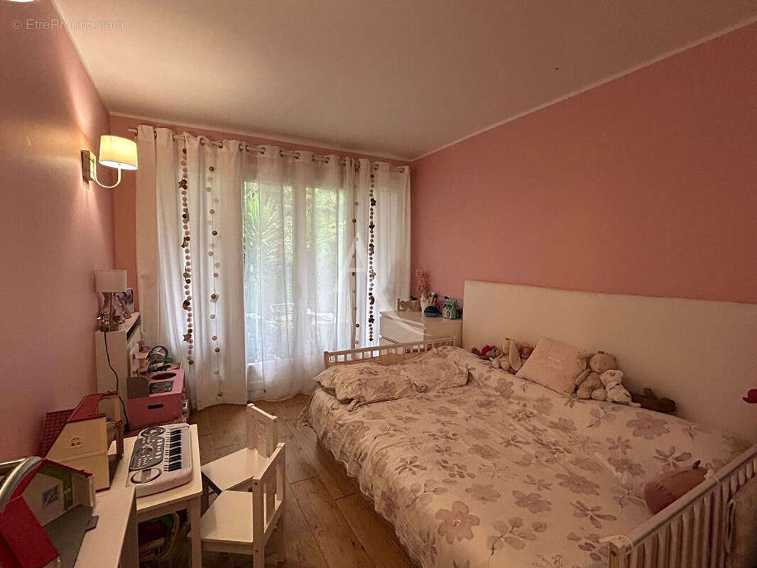 Appartement à SURESNES