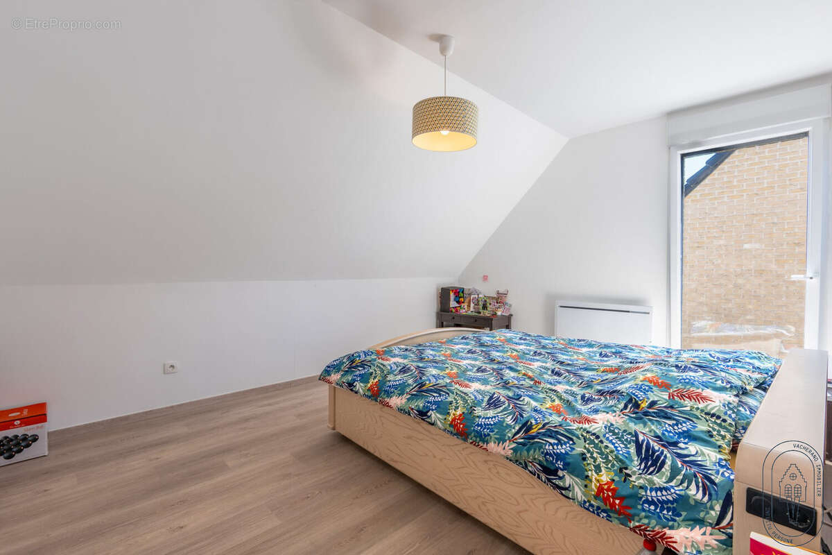 Maison 244 m² à Bierne  - photo 8