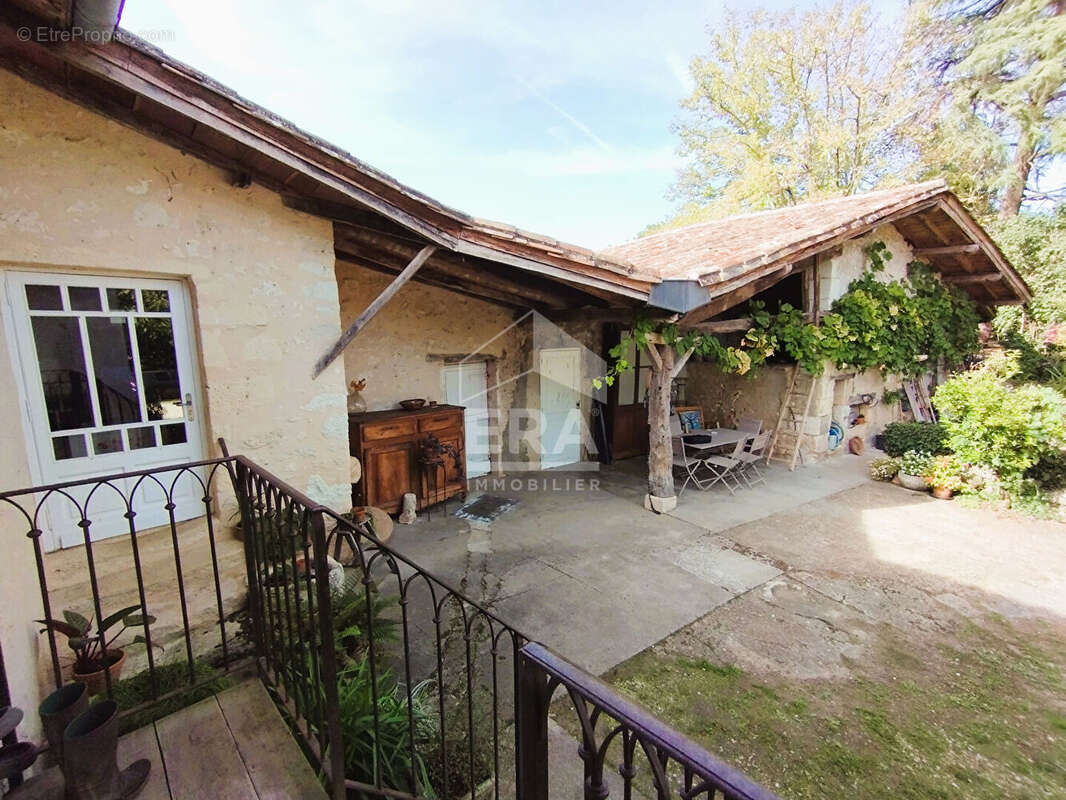 Maison à MONTCARET