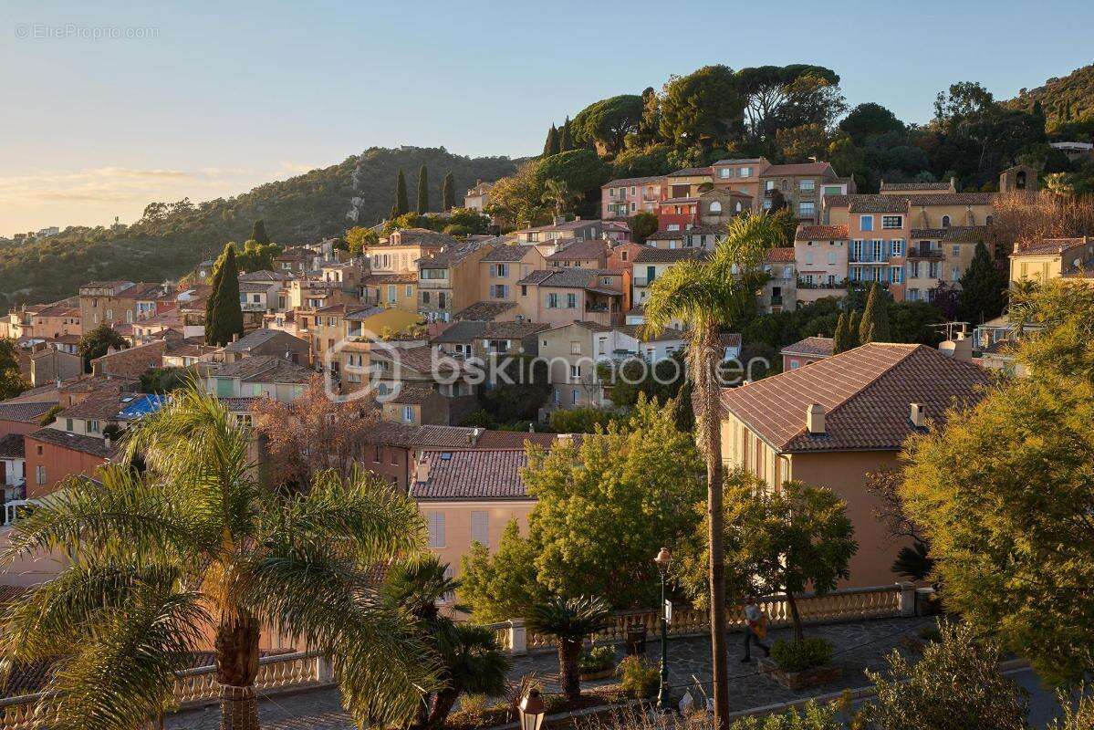 Appartement à BORMES-LES-MIMOSAS