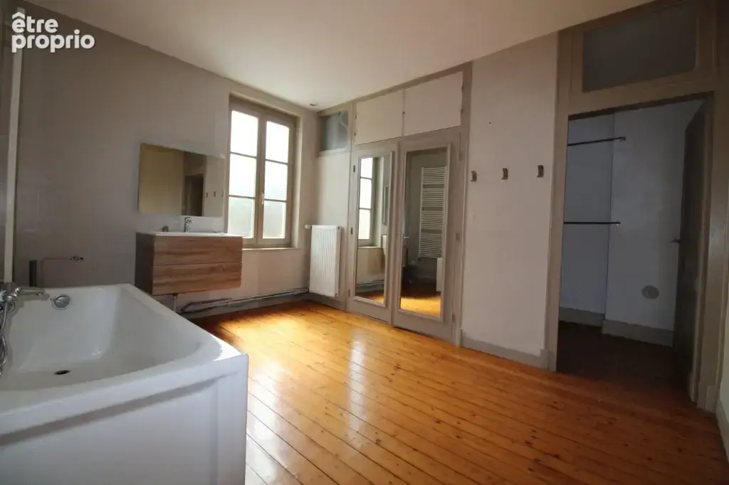 Maison de ville 165 m² – 4 chambres – dpe c – terrain clos + dépendance – proche commodités - photo 13