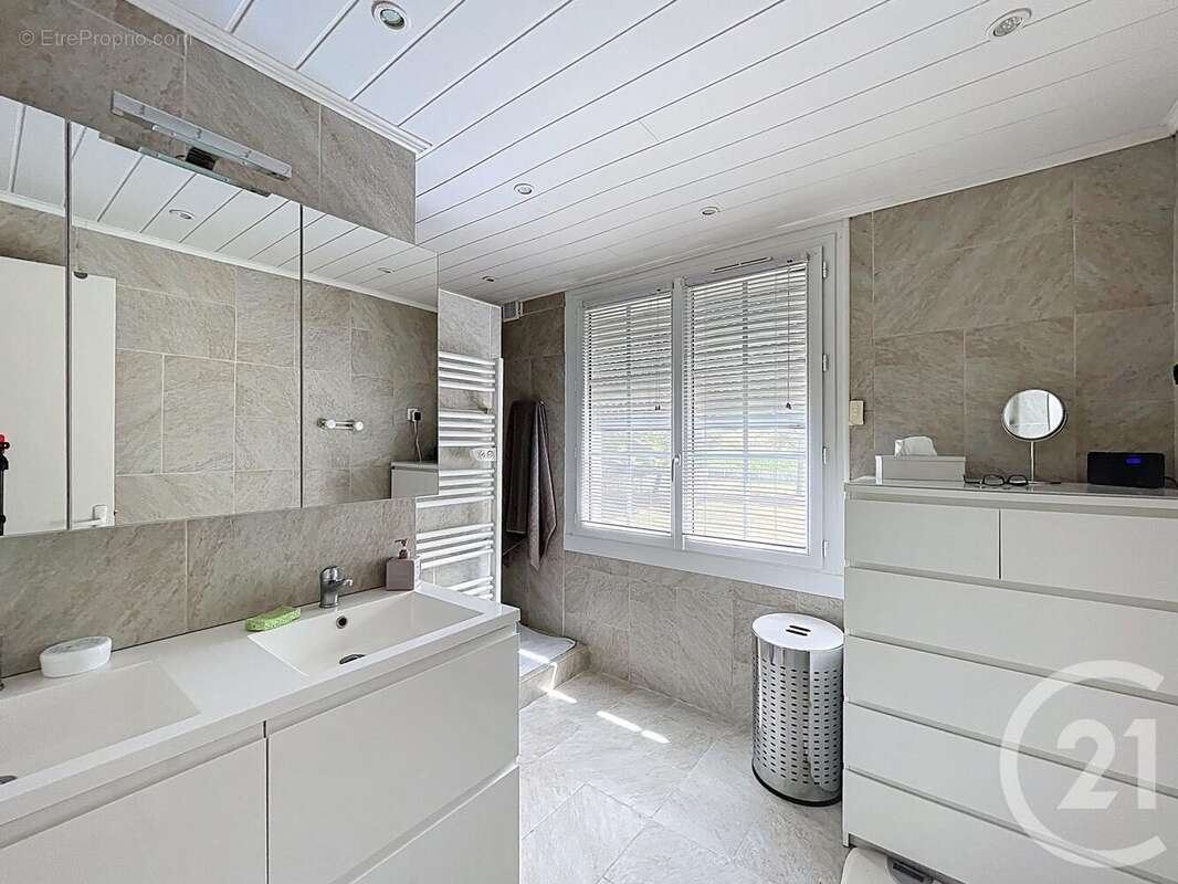 Maison à COURLON-SUR-YONNE