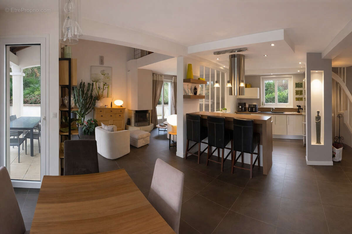 Maison à ALBIGNY-SUR-SAONE