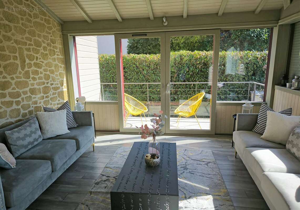 Maison à LA VARENNE