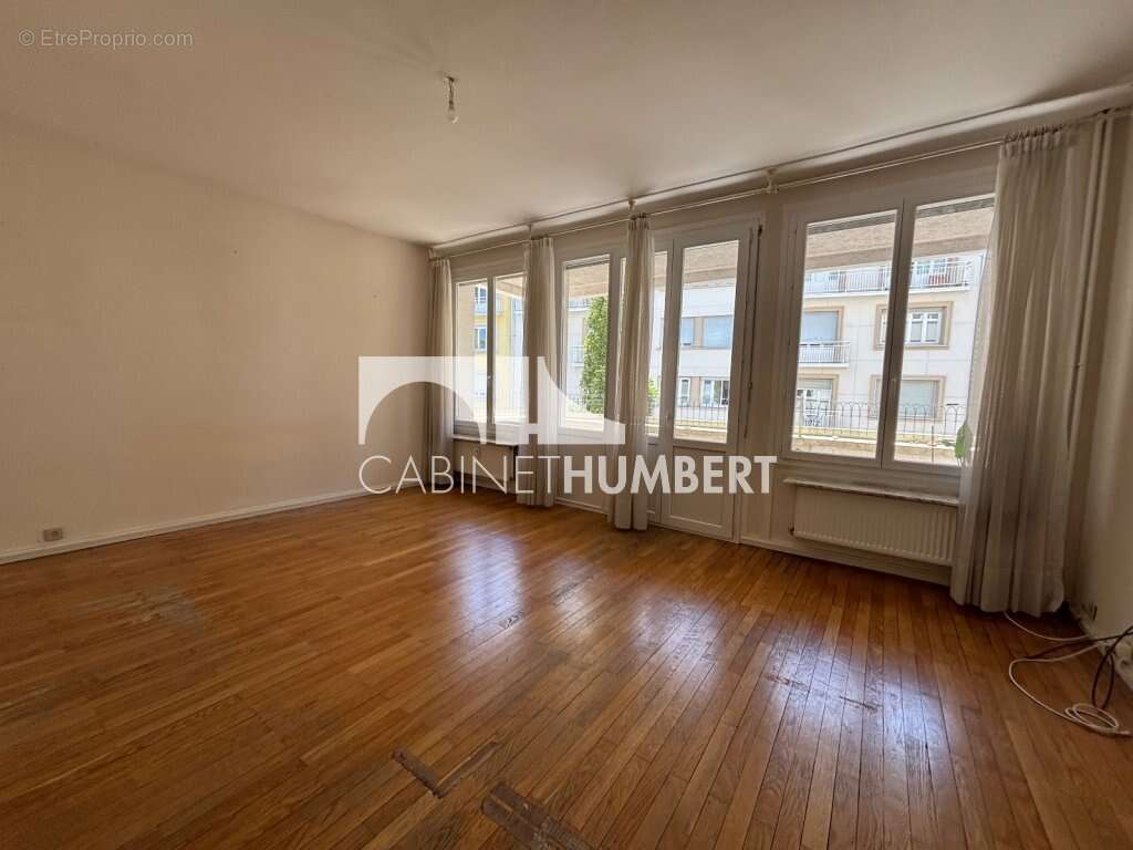 Appartement 102 m² à Saint-Etienne  - photo 2