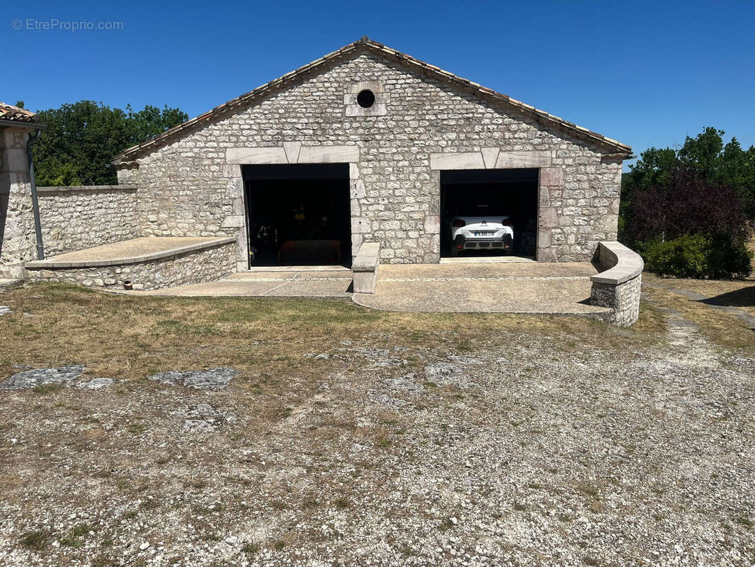 Très belle propriété à vendre dans le sud du Lot sur les hauteurs avec une superbe vue - photo 19