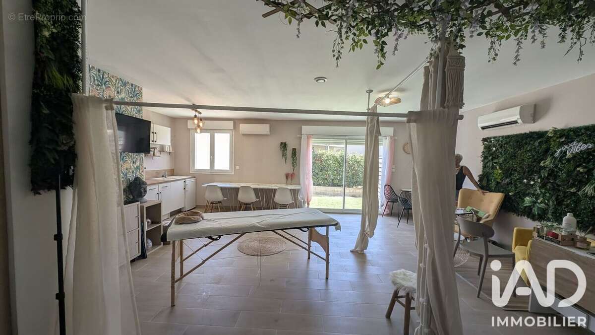 Commerce 91 m² à Saint-Chaptes  - photo 3