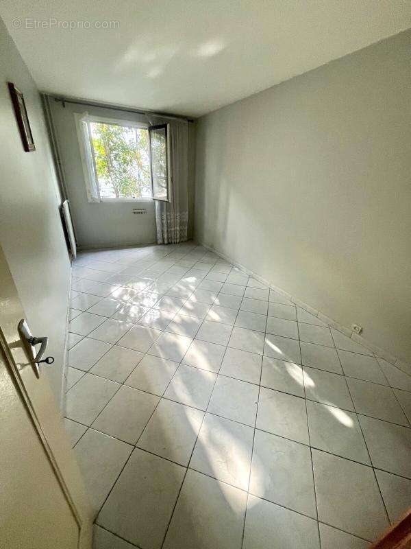 Appartement à PARIS-19E