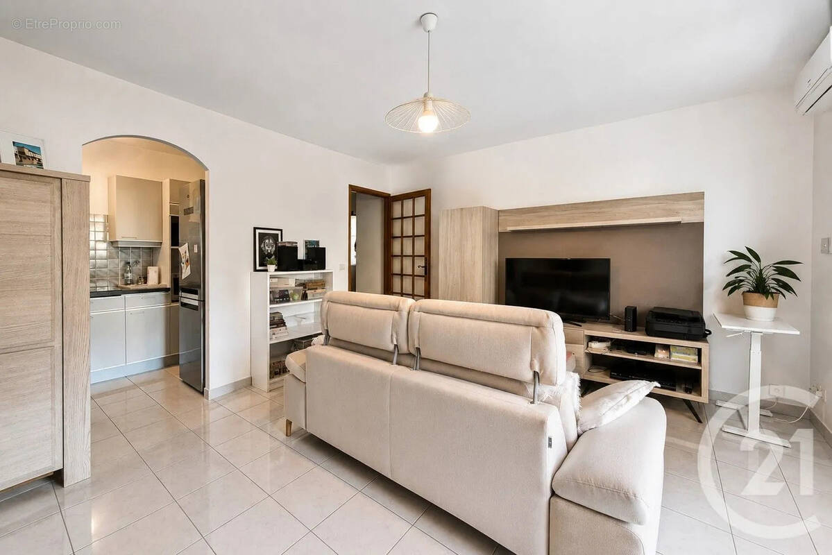 Appartement à SIX-FOURS-LES-PLAGES
