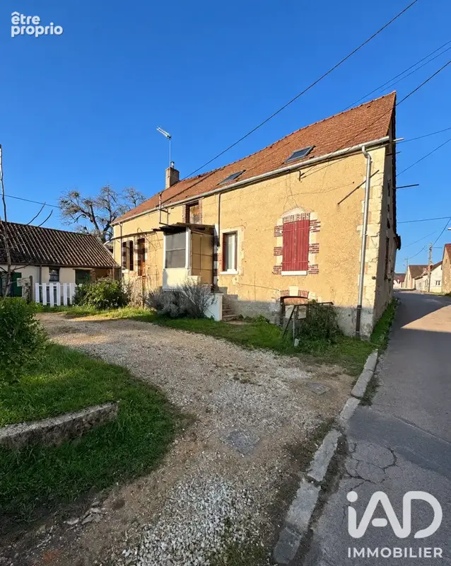 Photo 1 - Maison à LAROCHE-SAINT-CYDROINE