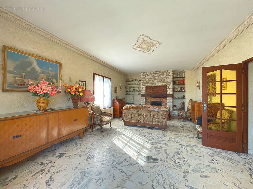 Maison à SAINT-PAUL-TROIS-CHATEAUX