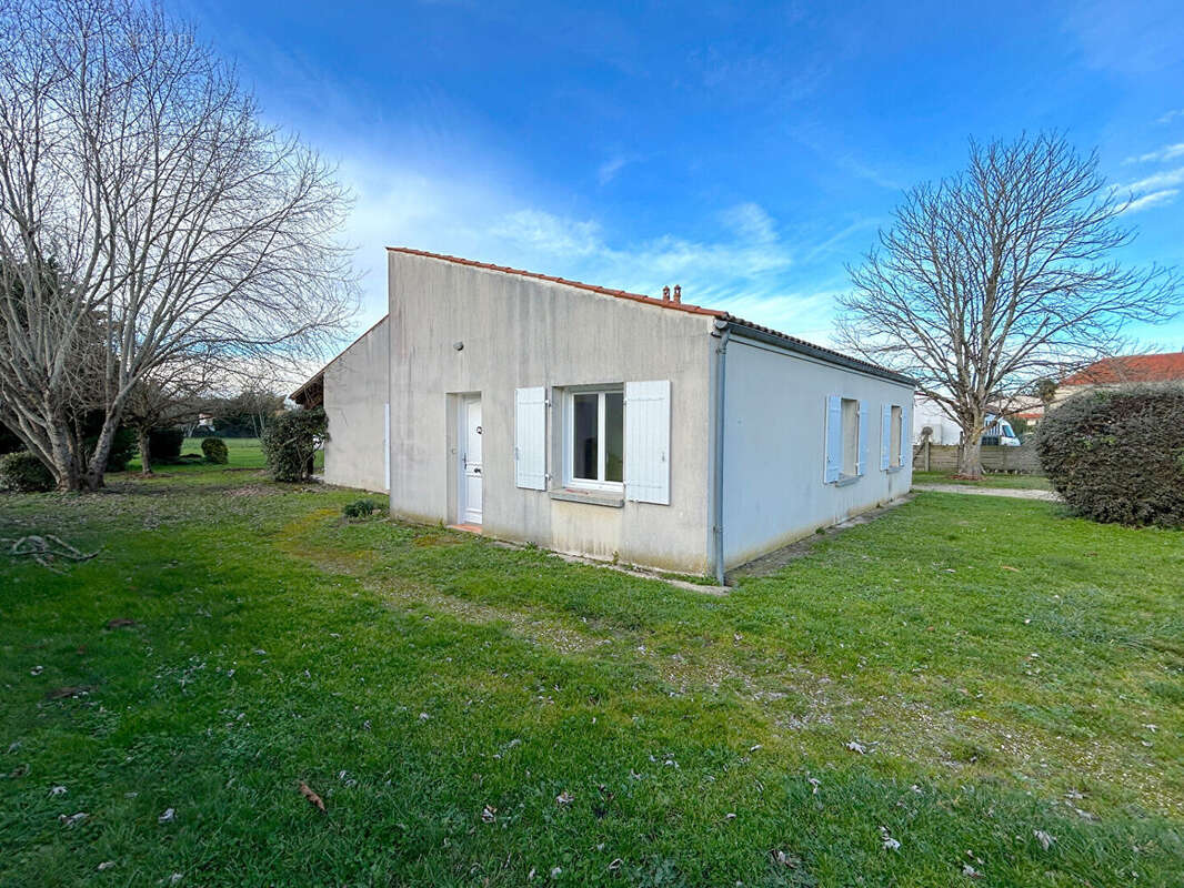 Maison à CORME-ECLUSE