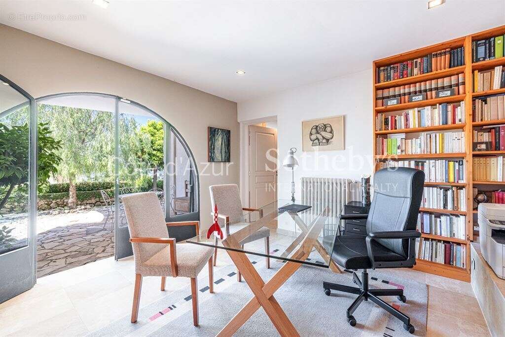Maison provençale avec vue panoramique et piscine à Nice - photo 18