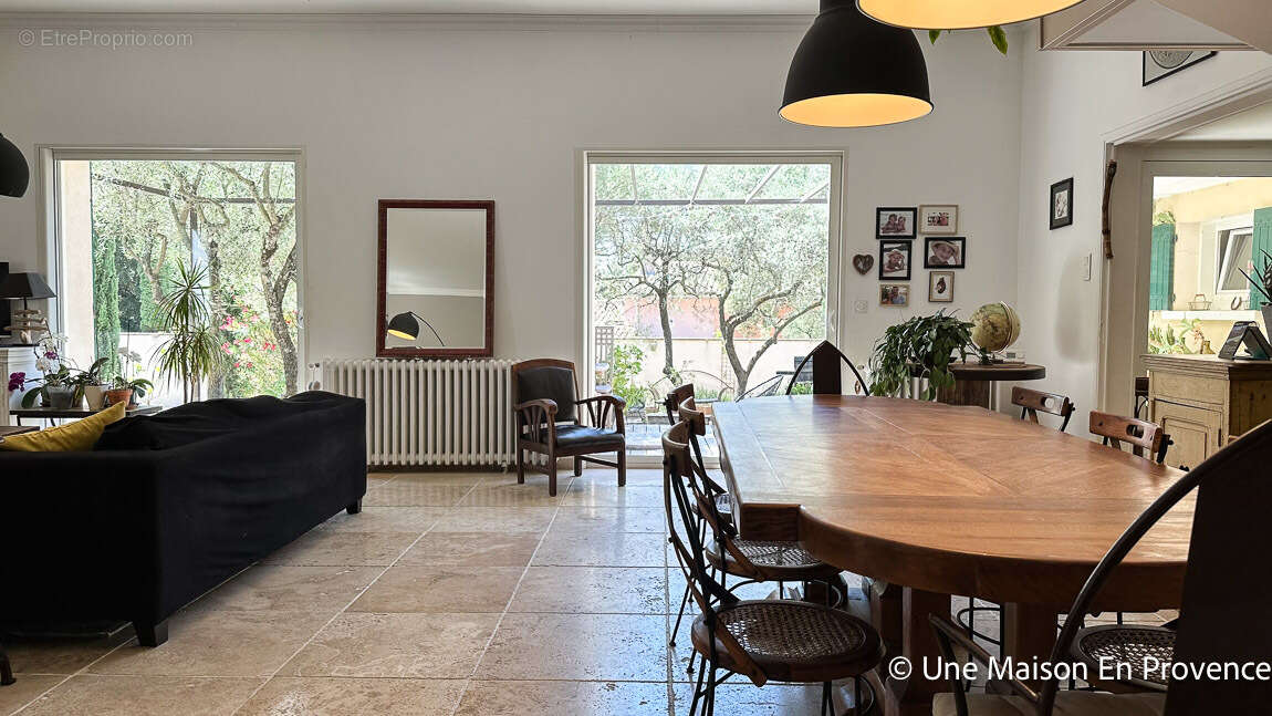 Maison à VILLENEUVE-LES-AVIGNON