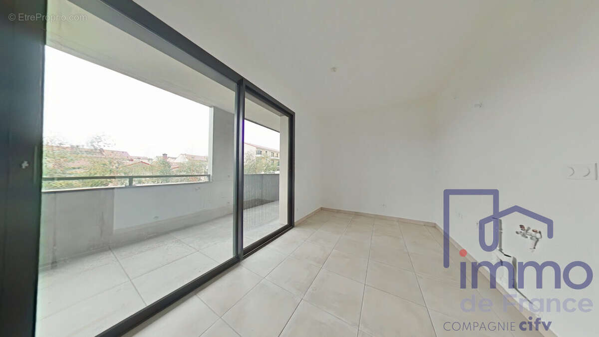 Appartement à SAINT-GENEST-LERPT