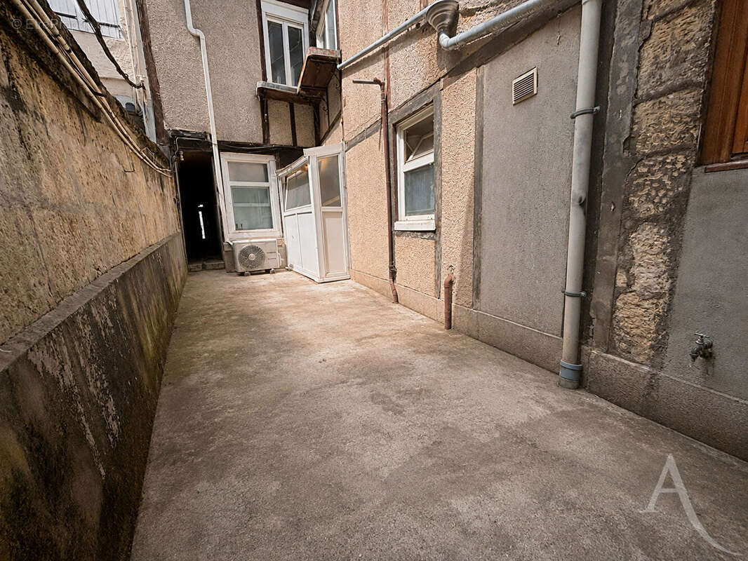 Maison de ville atypique de 62 m² en plein coeur du centre-ville ! - photo 9