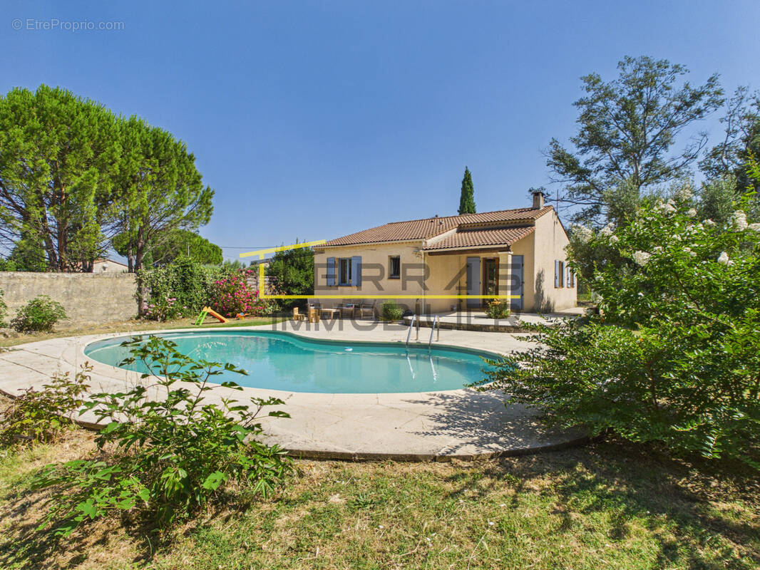 Maison à VALREAS