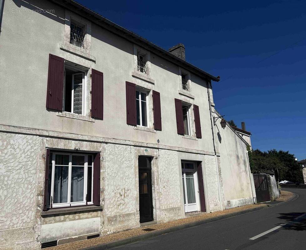 Maison à SAINT-LAURENT-DE-CERIS