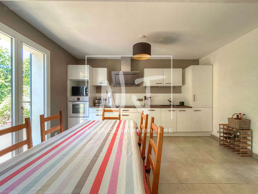 Maison à LES PONTS-DE-CE