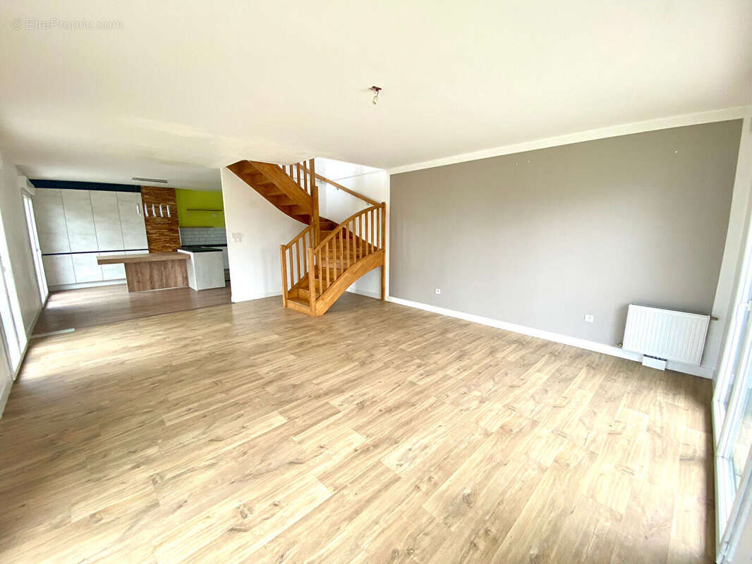 Appartement à SARTROUVILLE