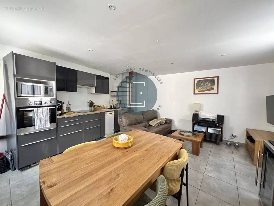 Appartement à MAUGUIO